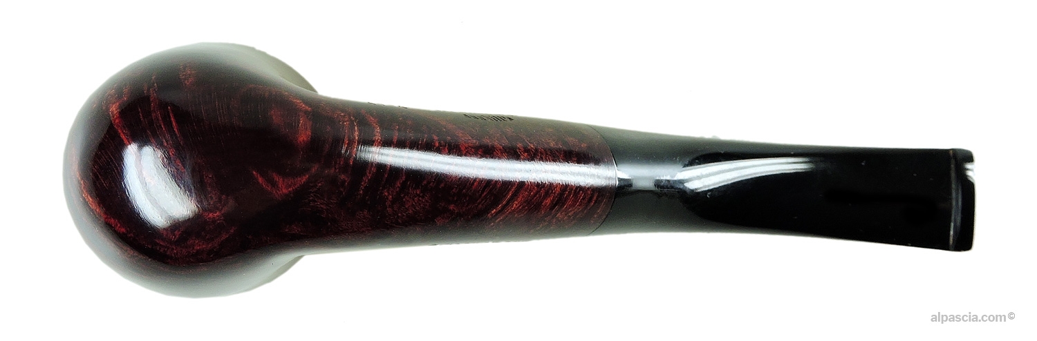 Vista dal basso della pipa Dunhill Bruyere modello 4114 Gruppo 4 (G142c)