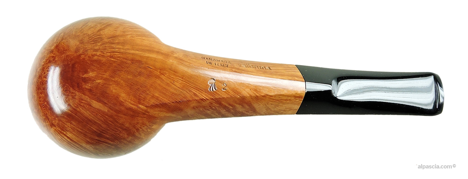 Bottom view of the VALBRUNA SMOOTH NATURAL 2 JELLYFISH pipe (013c)