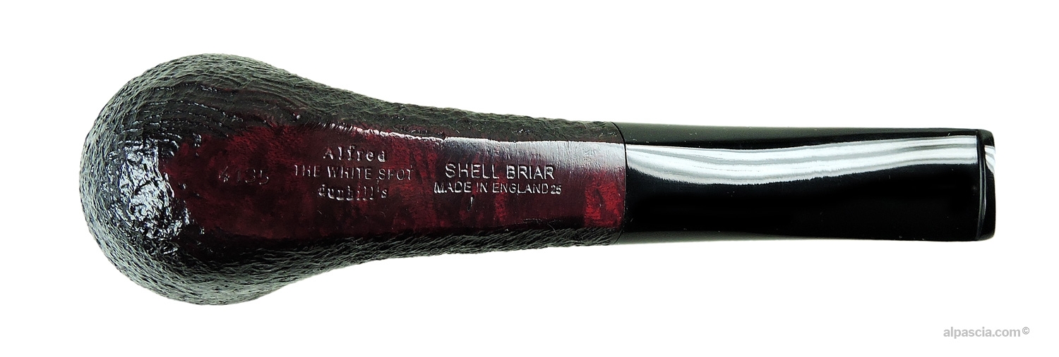 Vista dal basso della Pipa Dunhill Shell Briar 4135 Gruppo 4 - G144c