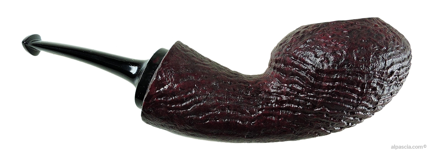 Right side view of the Dirk Heinemann  Bent Sandblasted pipe 035B