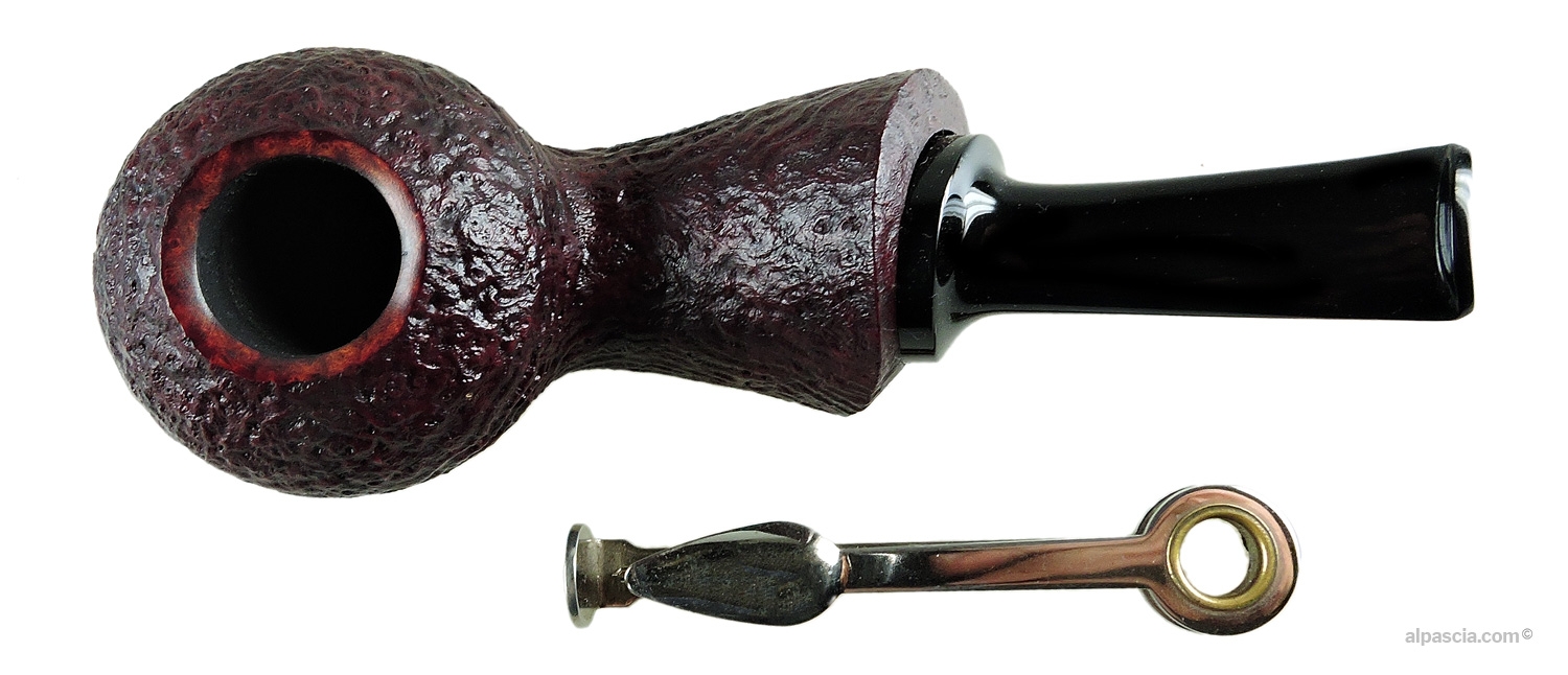 Top view of the Dirk Heinemann  Bent Sandblasted pipe 035D