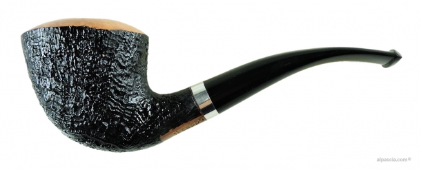 Il Ceppo 1 Handcrafted Pipe - Black Sandblasted Bent, Silver Band, and Natural Rim