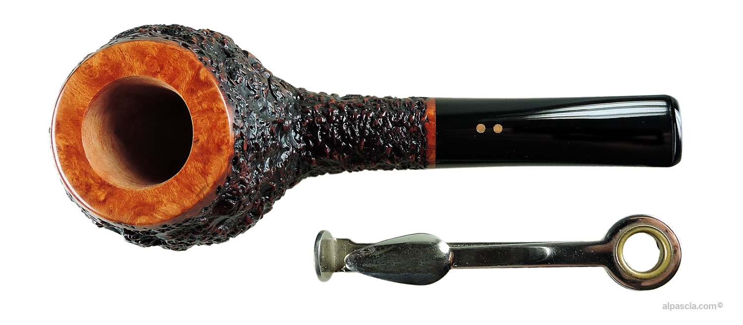 Radice Rind Oil Cured Straight Apple Pipe - top view of the bowl