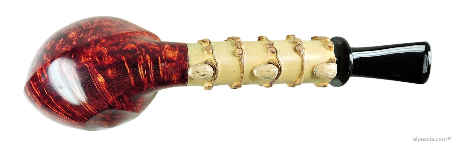 Dirk Heinemann 036 Smooth Freehand Pipe with Bamboo - bottom view and bamboo knuckles