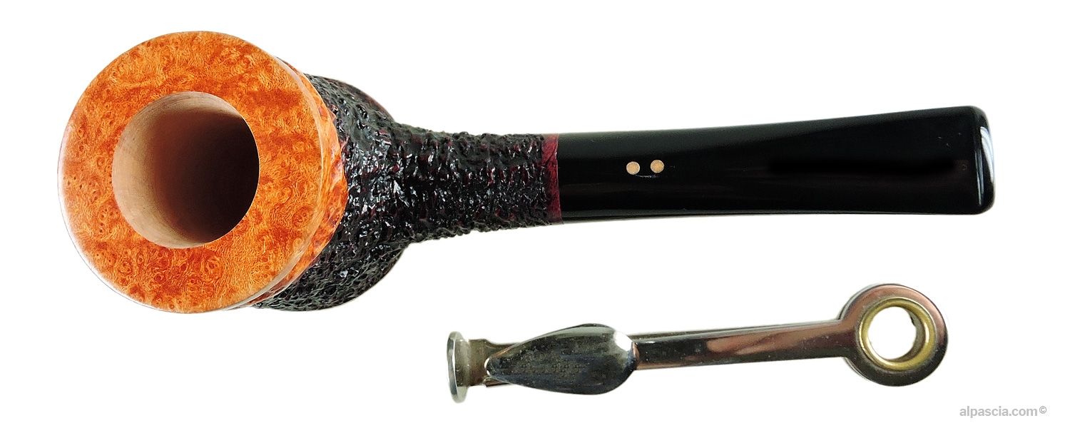 Radice Rind Cherrywood Semi-Rusticated 2205 Pipe - top view and smooth rim detail