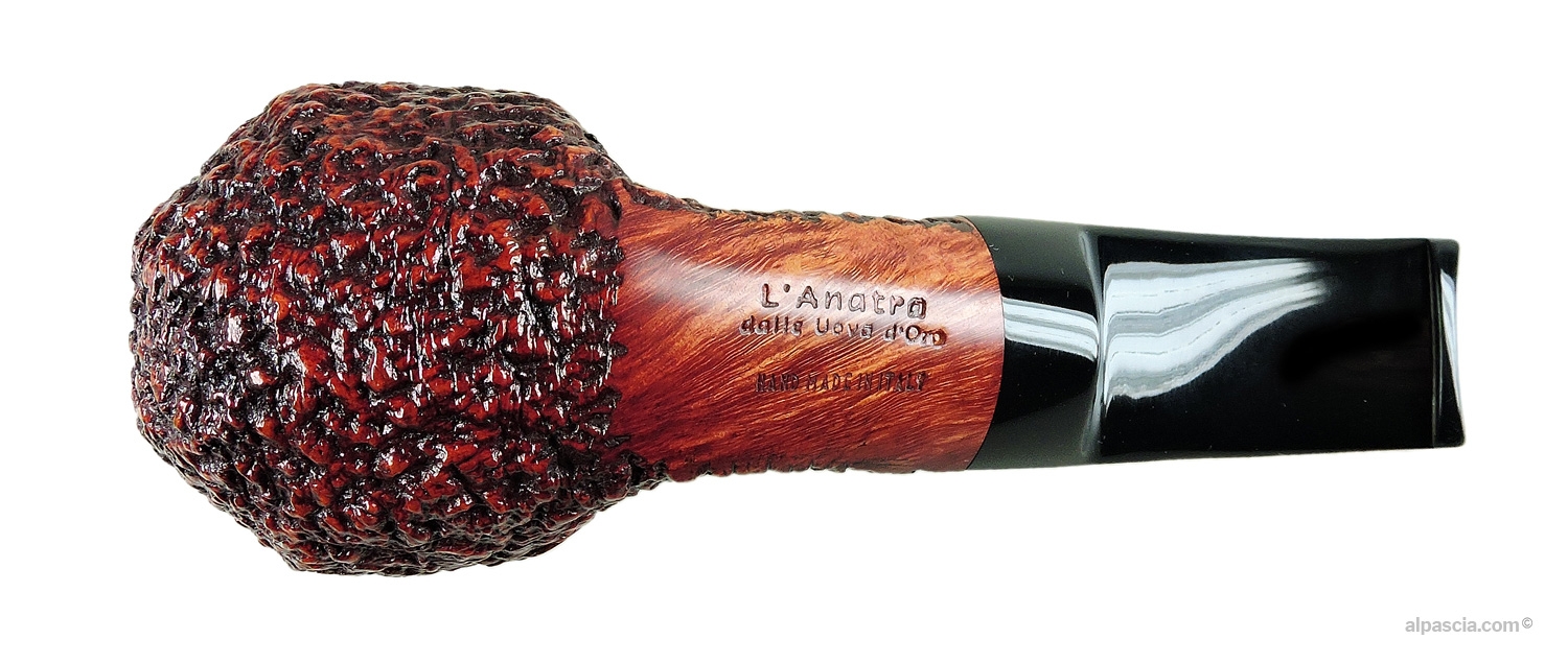 L'Anatra Rusticated 832 Bent Chubby Pipe - bottom view and hallmarks