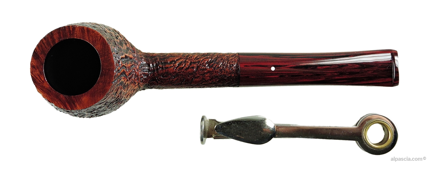 Dunhill Cumberland 4134 Group 4 Straight Brandy Pipe - top view and smooth rim detail