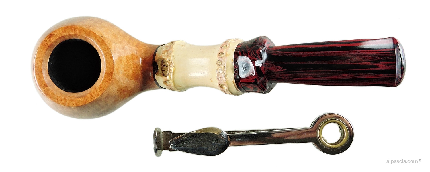 Pipa Sauro Liscia Curva Bambù e Bocchino Cumberland - dettaglio del rim liscio e venatura del braciere