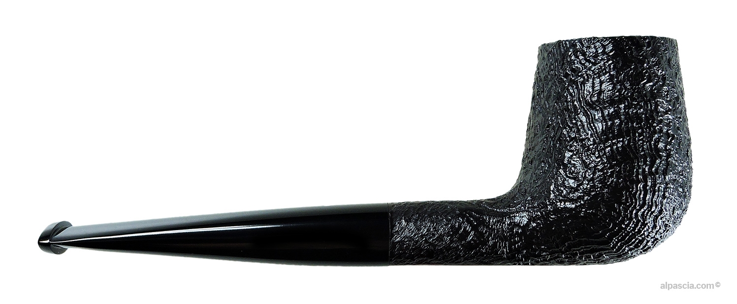 Dunhill Shell Briar 5134 Group 5 Pipe - right side view showcasing the craggy black sandblast
