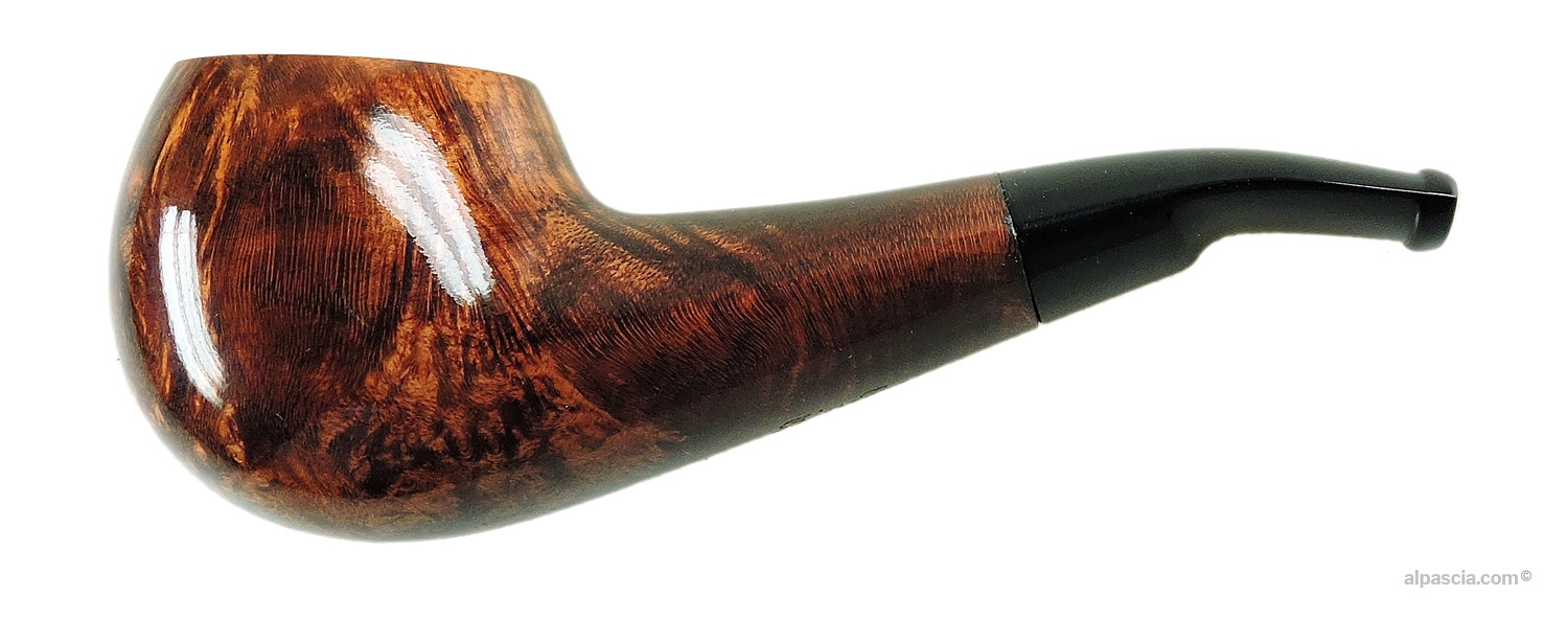 Pipa Big Ben Ranger Tan - vista del profilo compatto e robusto in radica marrone chiaro