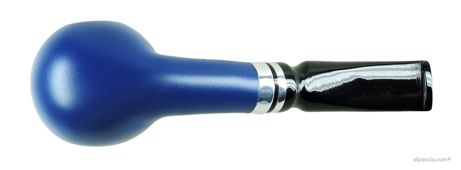 Pipa Big Ben Spectrum 223 Bleu Matte 9mm - vista inferiore della curvatura continua e della texture mat