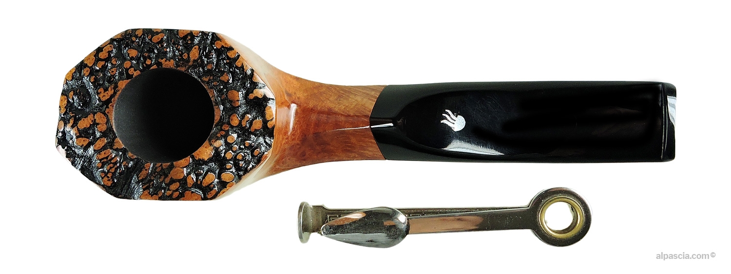 Valbruna Smooth Light 3 Jellyfish Bent Panel Pipe - top view showing the smooth rim and tobacco chamber