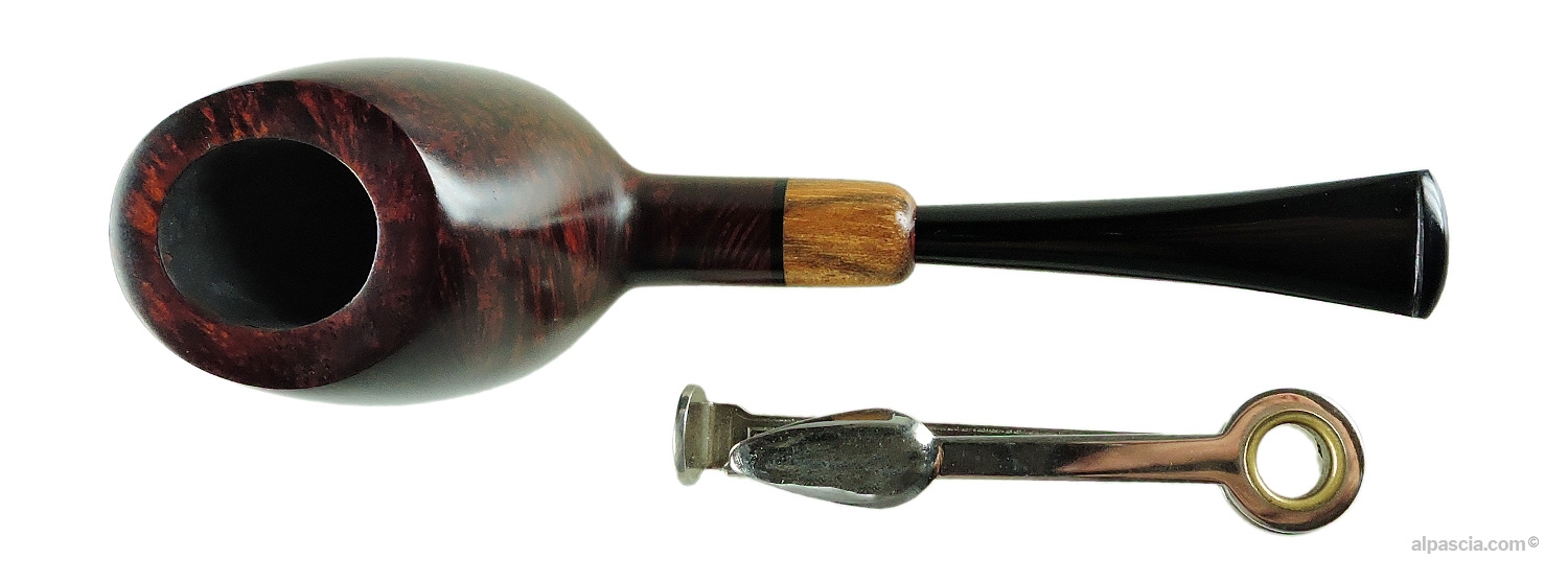 Pirocco Dark Smooth Straight Freehand Pipe - top view showing the dark smooth rim and tobacco chamber