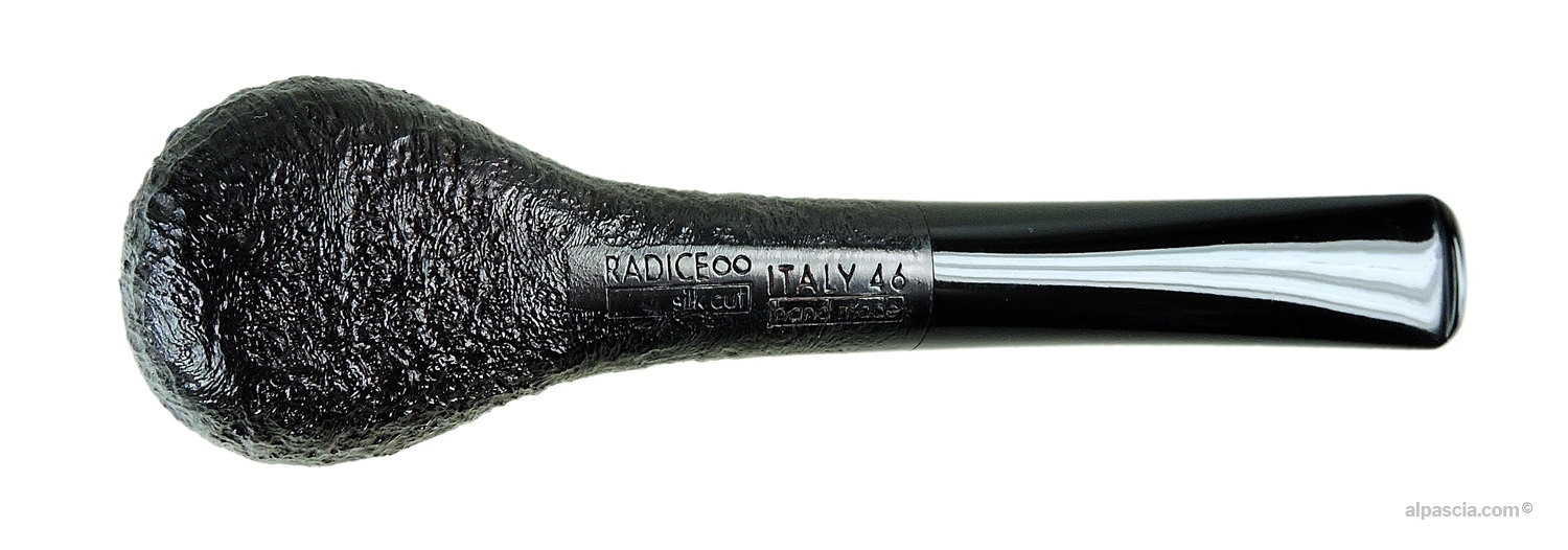Radice Silk Cut Sandblasted Straight Billiard Pipe - bottom view of the straight shank displaying the rich sandblasted relief