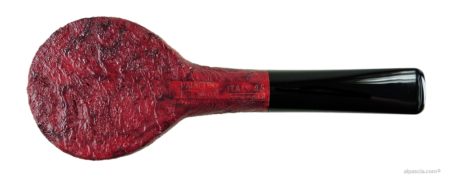 Radice Silk Cut Sandblasted Straight Pot Pipe - bottom view of the straight shank displaying the deep sandblasted relief