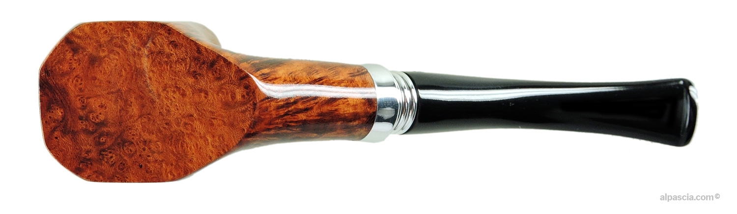 Pipa Big Ben Standard 704 Liscia Curva - vista inferiore che mostra lo stacco tra la base sfaccettata e il cannello rotondo
