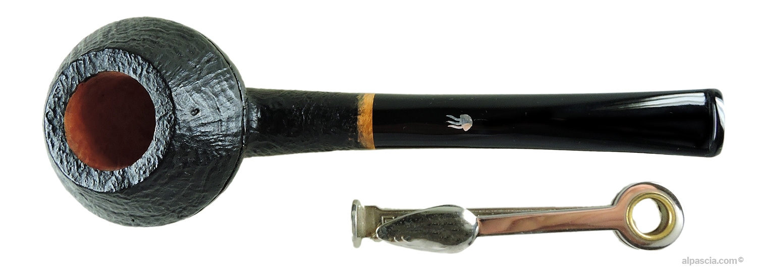 Valbruna Sabbiata 1 Meduse Half-Bent Rhodesian Pipe - bottom view of the slightly tilted shank displaying authentic stamps