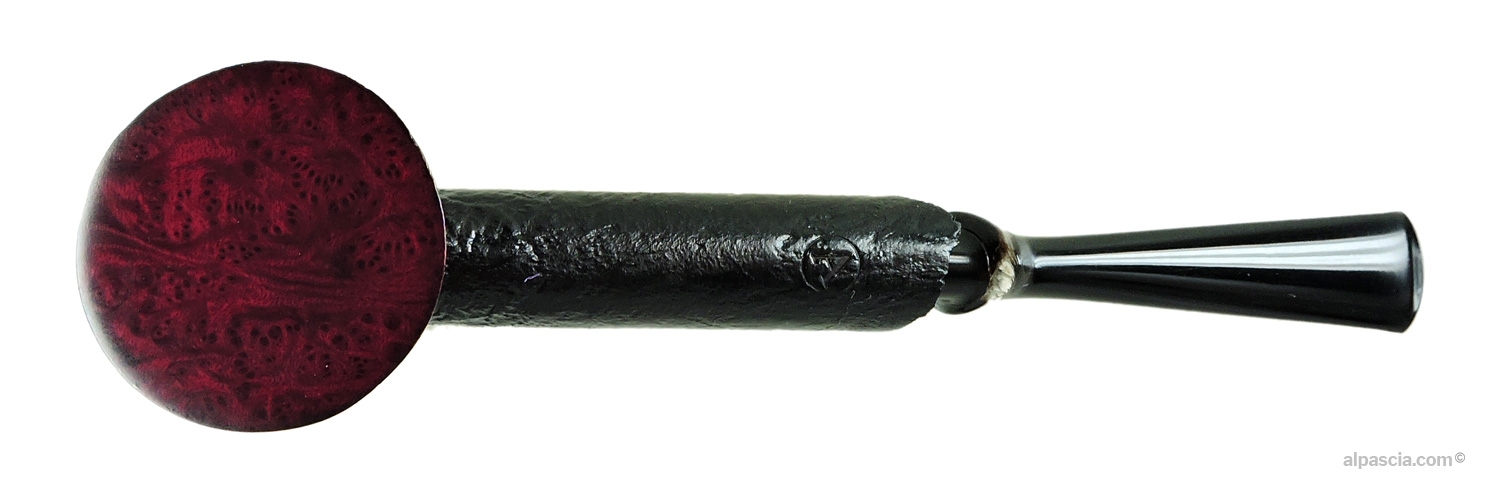 Alinetu Sandblasted Bent Cherrywood Pipe - bottom view of the smooth flat base enabling the pipe to sit unsupported