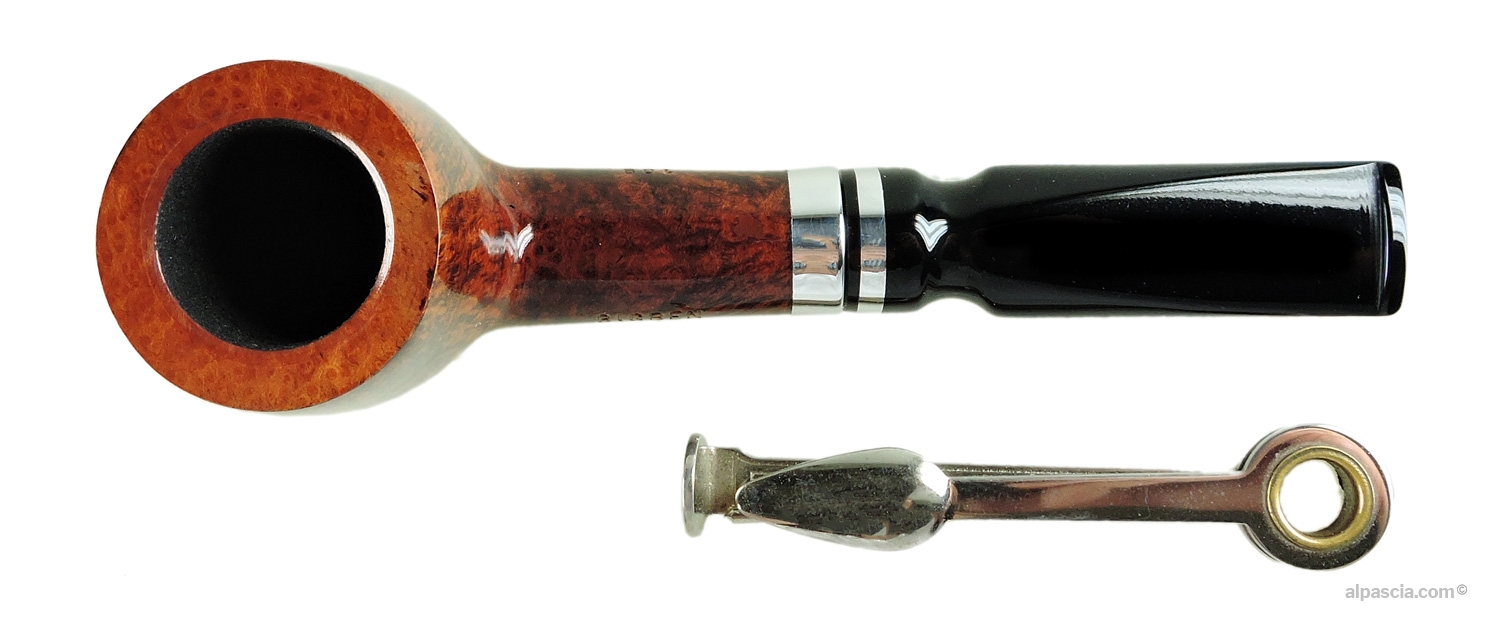 Big Ben Golden Root 108 Straight Grain Pipe - top view rain on the rim and the clean shank extension