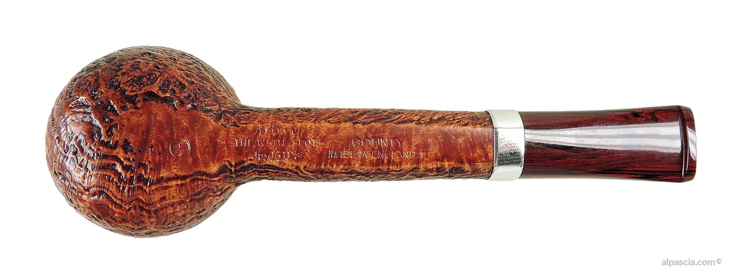 Pipa Dunhill County Gruppo 4 Apple - vista inferiore del cannello con le punzonature Dunhill White Spot e il marchio dello shape 4 cerchiato