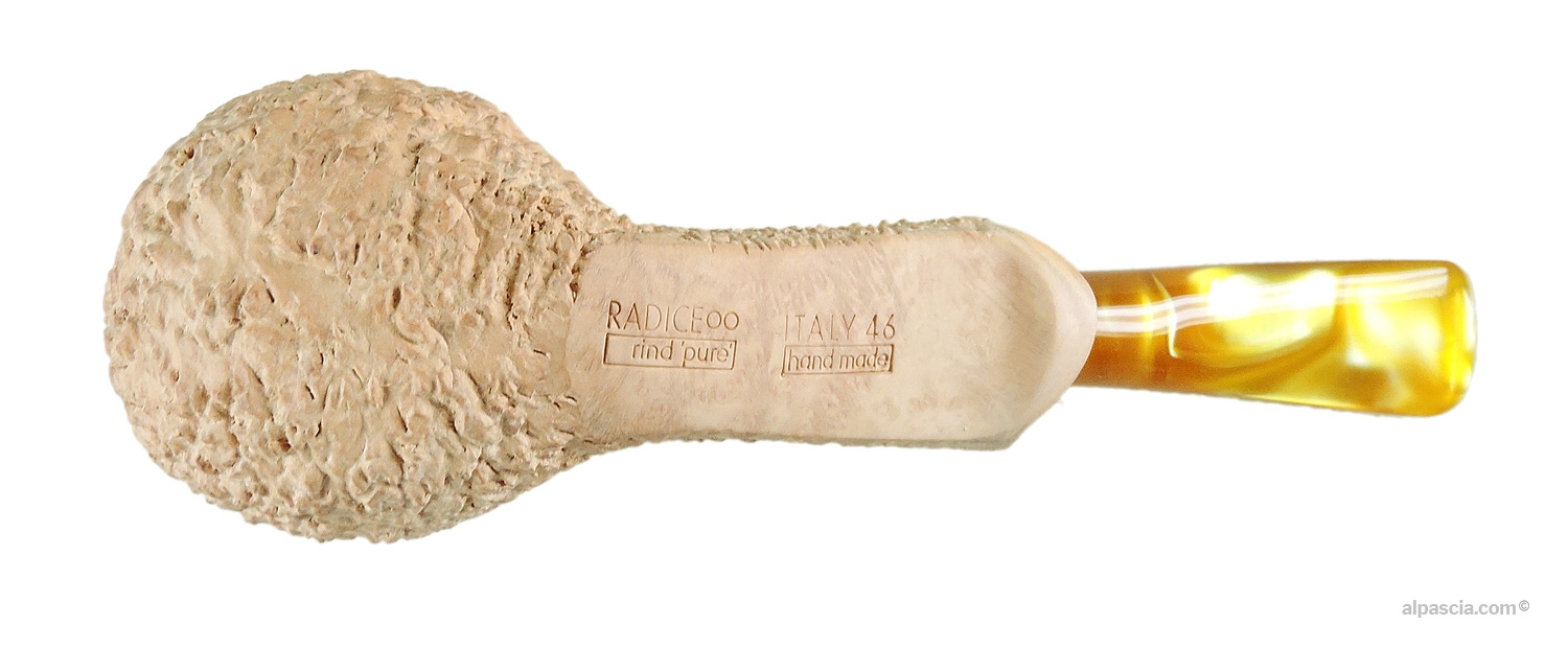 Pipa Radice Rind Pure Billiard Curva - vista inferiore del cannello curvo con i marchi originali della serie Rind Pure