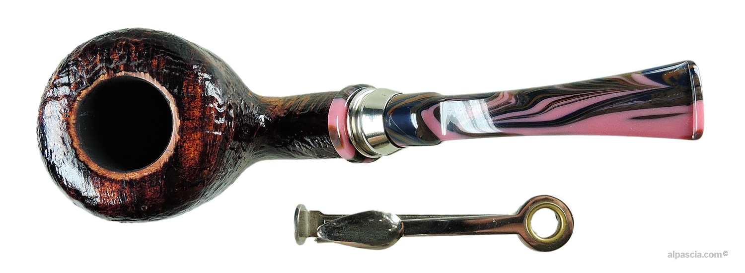 Neerup Classic Grade 2 Sandblasted Pipe - top view showing the rim