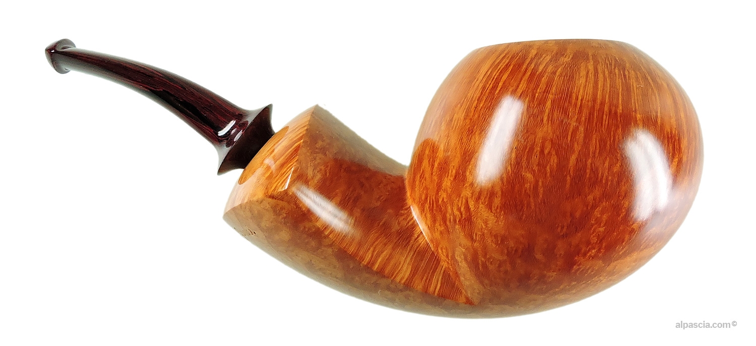 Pipa Ganci 3F Liscia Curva Forma Libera - Vista destra che mostra la straordinaria fiammatura del grading 3F