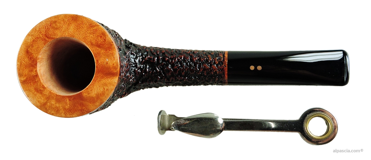 Pipa Radice Rind Oil Cured Billiard - Vista dall'alto del rim lucido e levigato del fornello