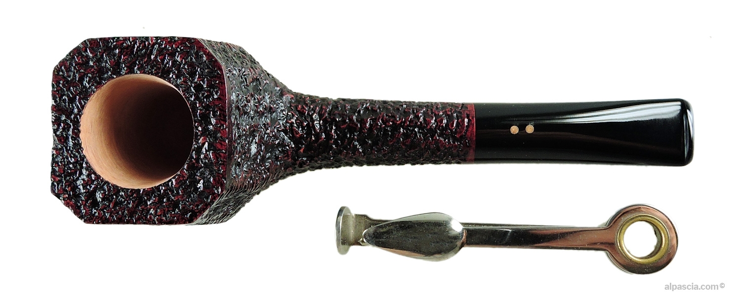Radice Rind 8-Panel Straight Pipe - Top view looking down at the fully rusticated octagonal rim