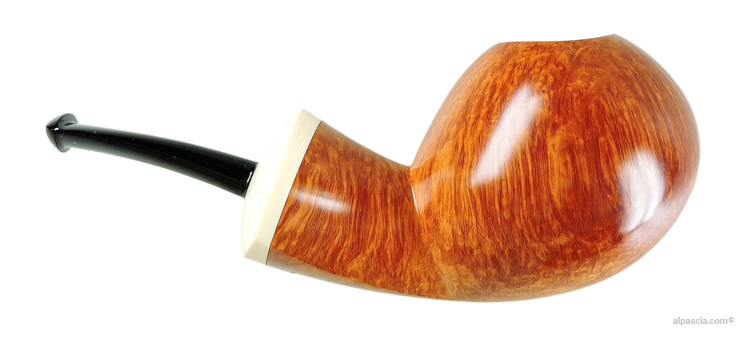 Ganci 2F Smooth Chubby Pipe - Right side view highlighting the dense flame grain of the 2F grade briar