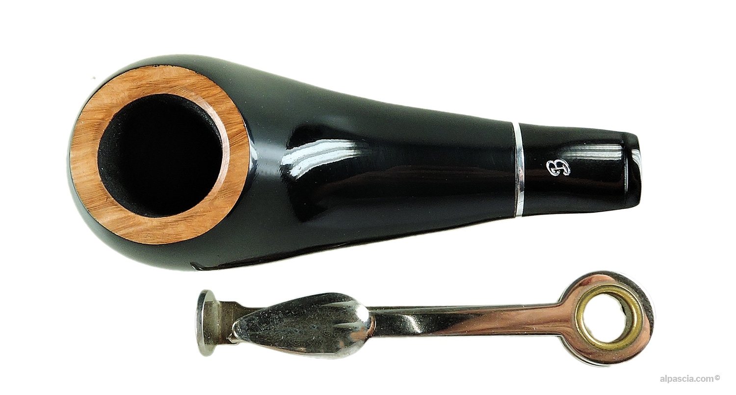 Big Ben Pipo Black Polished Pipe - Top view looking down at the polished rim and tobacco chamber
