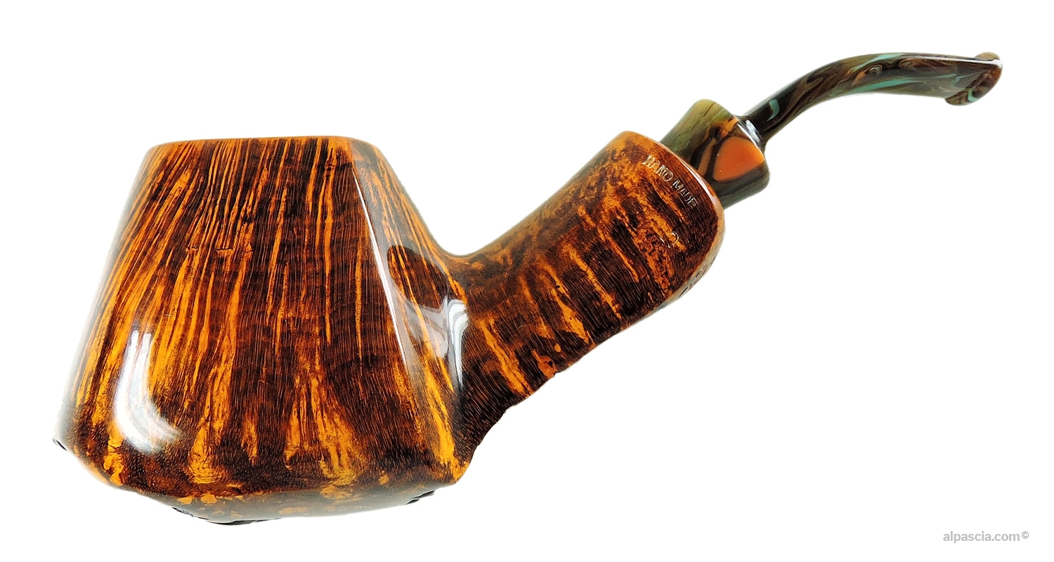 Pipa Peder Jeppesen Ida Gr. 5 - Profilo del modello curvo liscio con finitura naturale ambrata e linea sinuosa