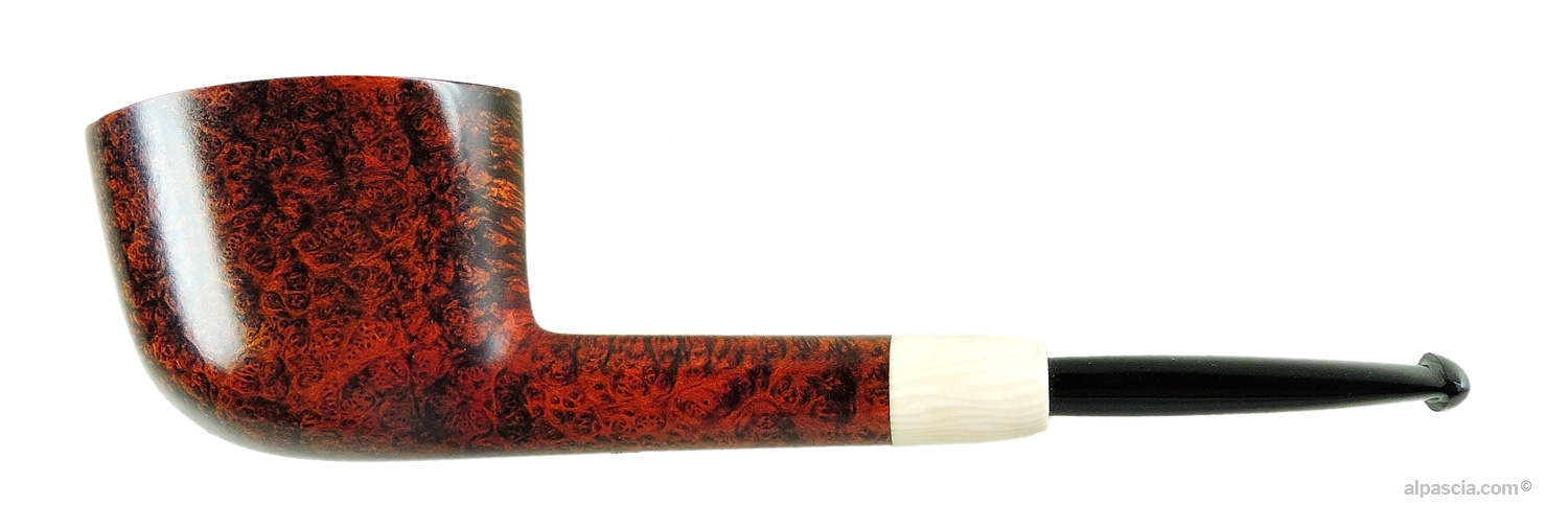 Pirocco Smooth Straight Pipe - Side profile of the classic straight shape with a polished finish