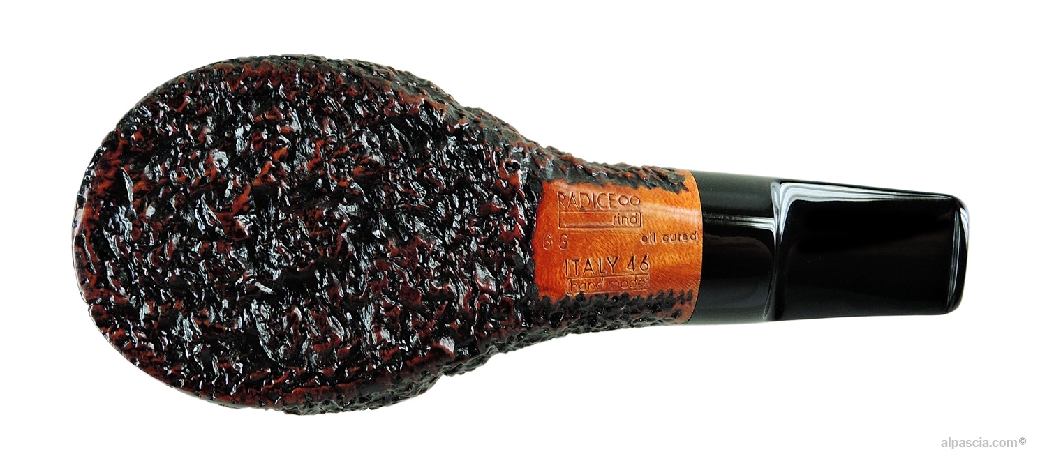 Pipa Radice Rind Oil Cured GG - Vista inferiore del cannello con stampigliatura ufficiale Radice e doppio marchio GG