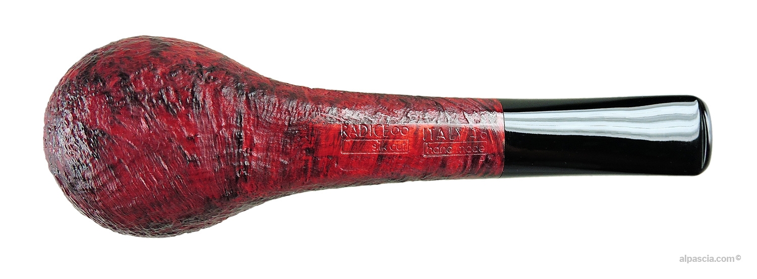 Pipa Radice Silk Cut - Vista inferiore del cannello dritto con la stampigliatura ufficiale Radice Silk Cut