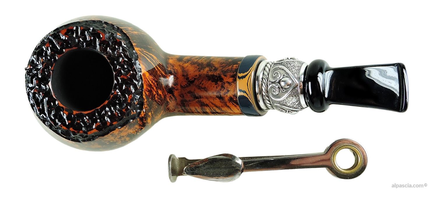 Peder Jeppesen Ida Boutique Gr. 4 Pipe - Top view looking down at the rim and tobacco chamber