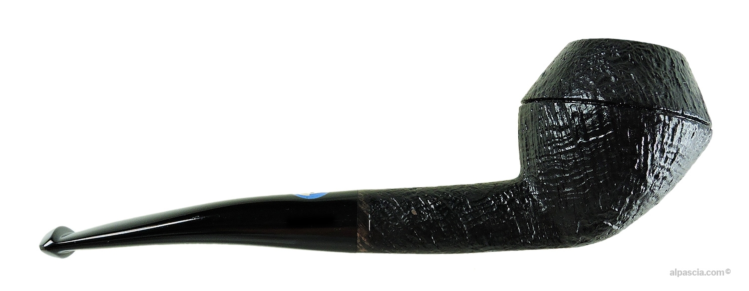 Valbruna 1 Jellyfish Bulldog Pipe - Right side view showcasing the rugged texture and diamond-shaped shank