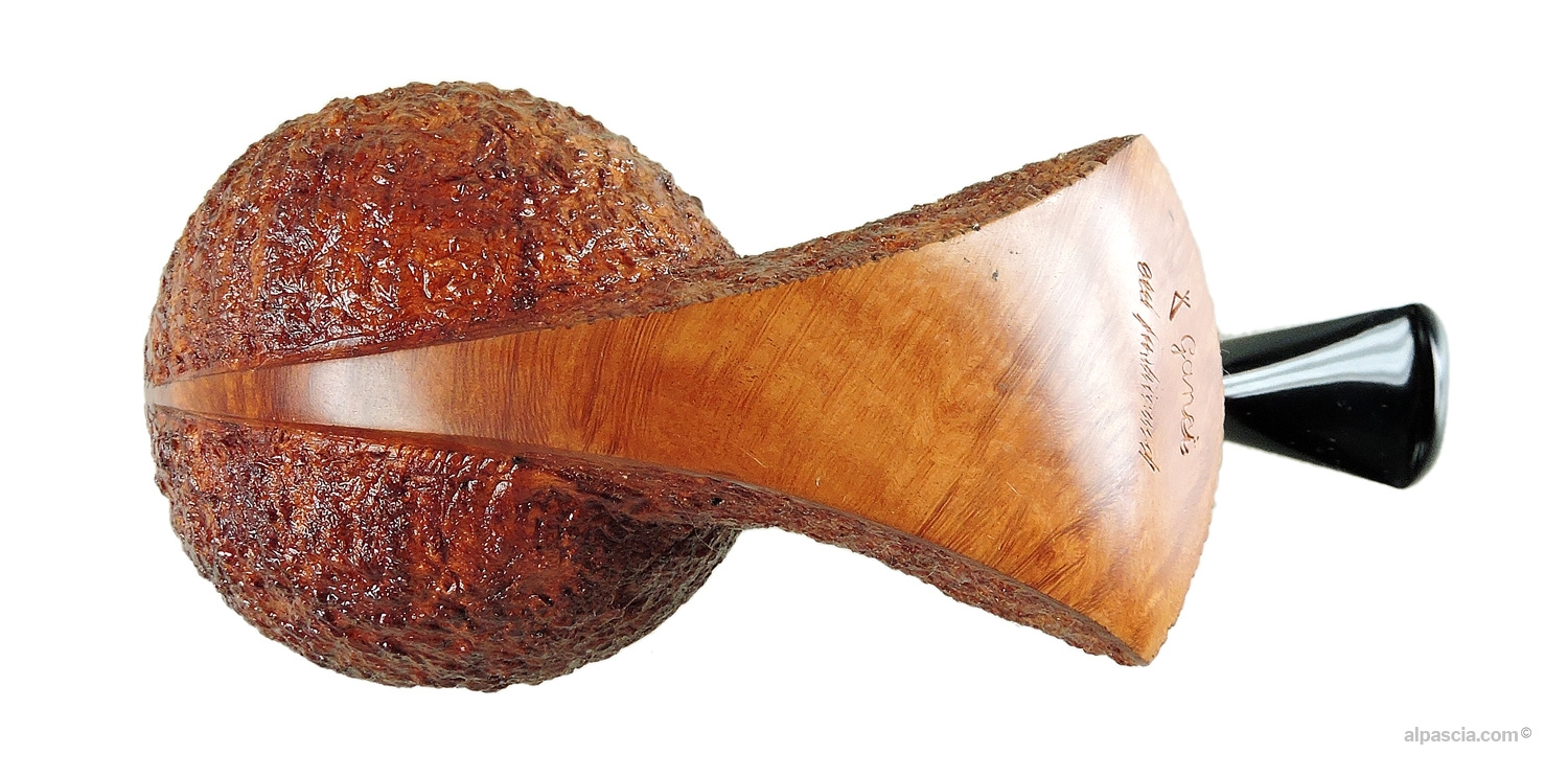 Ganci Bent Pipe - Bottom view of the curved shank displaying authentic artisan maker stamps