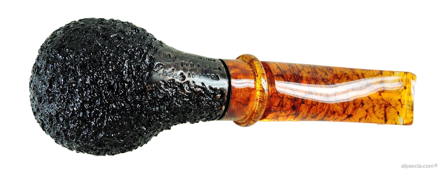 Ser Jacopo Delecta R1 C Pipe - Bottom view of the curved shank displaying authentic Delecta stamps