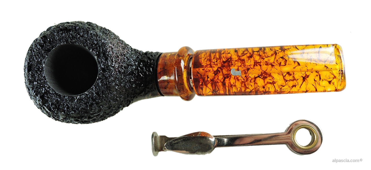 Ser Jacopo Delecta R1 C Pipe - Top view looking down at the textured rusticated rim and tobacco chamber