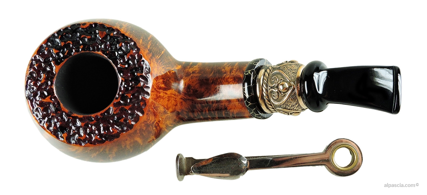 Peder Jeppesen Ida Boutique Gr 5 Pipe - Top view looking down at the unique grain on the rim and tobacco chamber