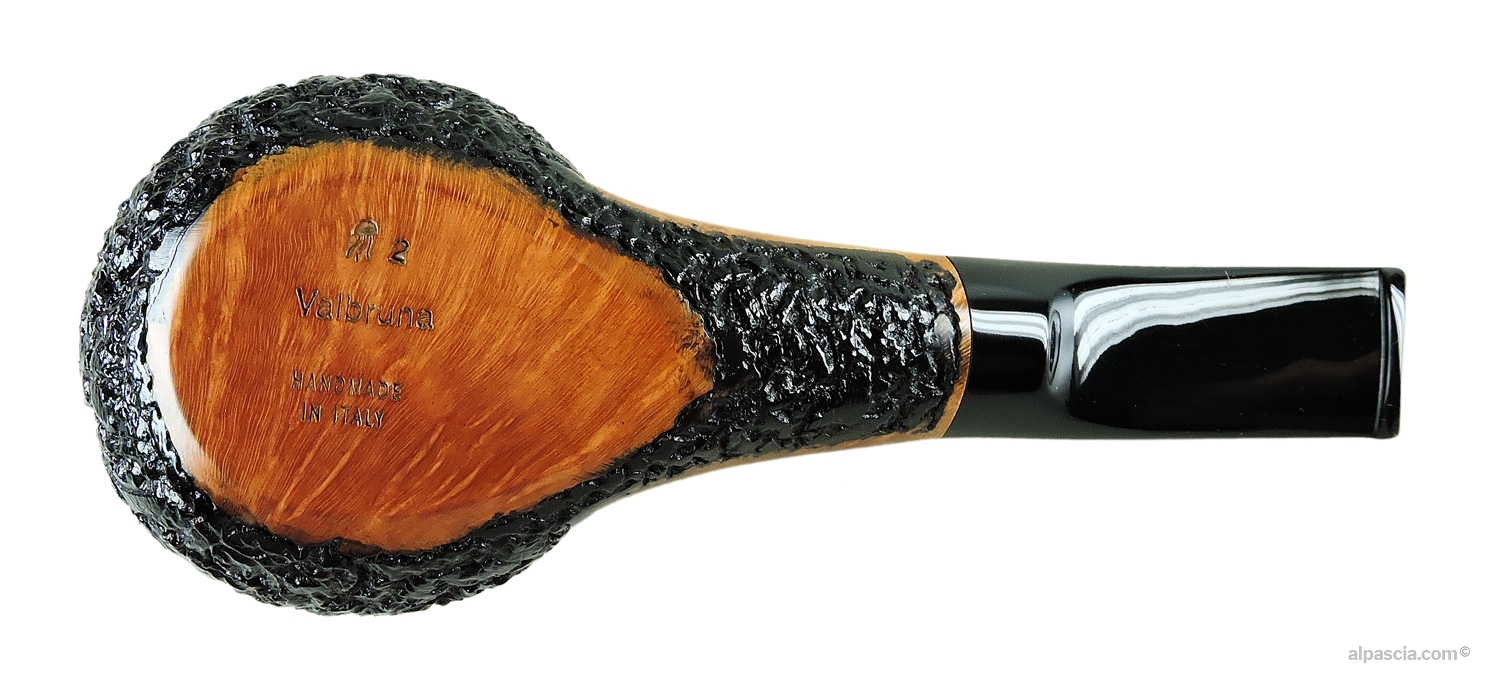 Valbruna 2 Jellyfish Freehand Pipe - Bottom view of the sculpted shank displaying authentic 2 Jellyfish stamps