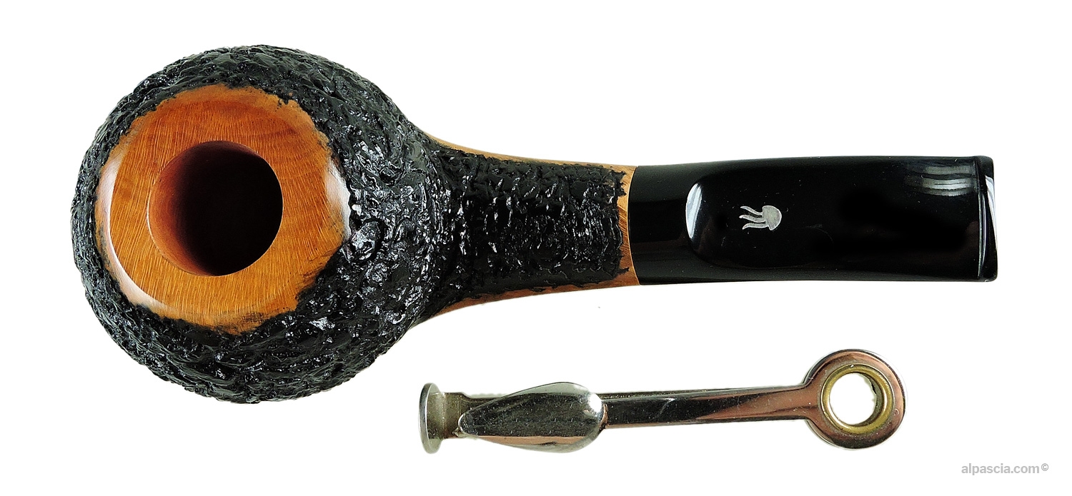 Valbruna 2 Jellyfish Freehand Pipe - Top view looking down at the organic plateau rim and tobacco chamber