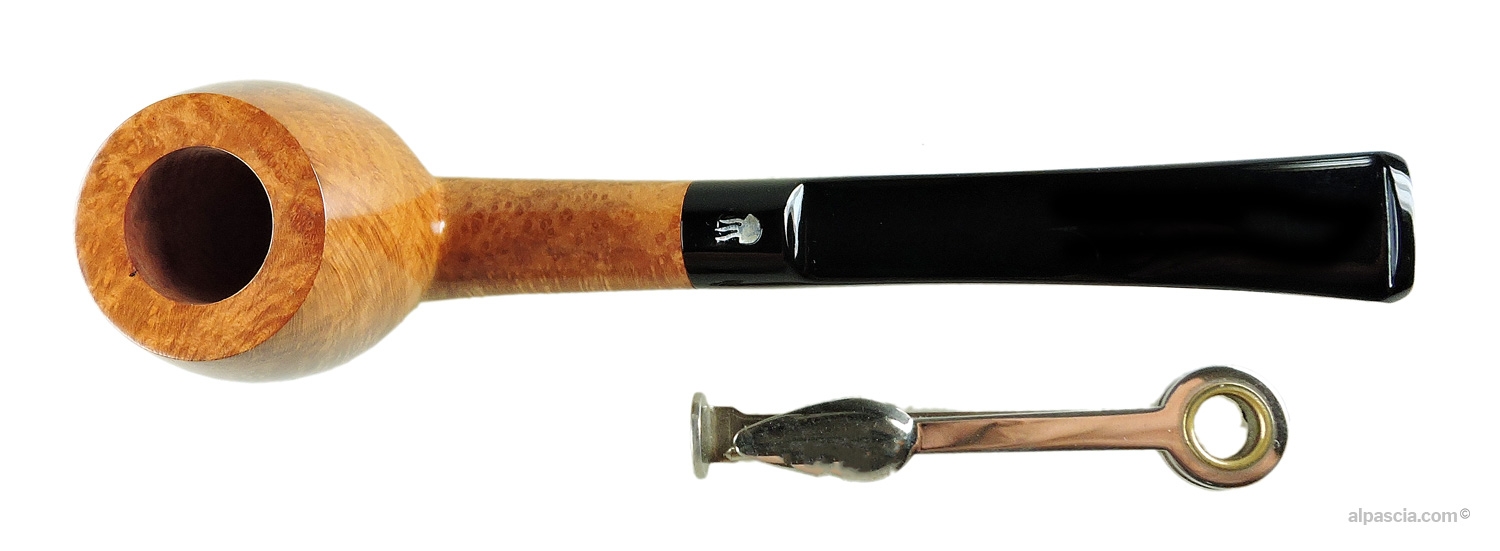 Valbruna 1 Jellyfish Pipe - Top view looking down at the pristine smooth rim and tobacco chamber
