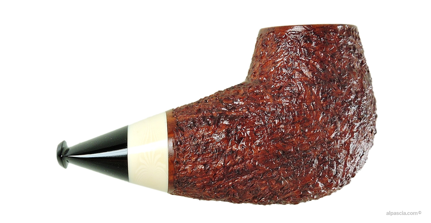 Ganci Isetta Pipe - Right side view highlighting the plump bowl contours crafted by Francesco Ganci