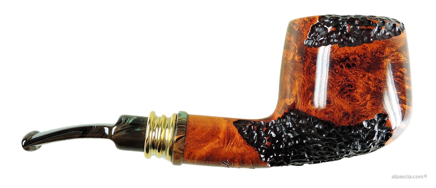 Pipa Neerup Classic Gr. 2 - Vista destra che mostra i dettagli della lavorazione semi rusticata e i rilievi