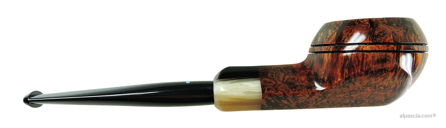 Pipa Sasieni 4 Dot Walnut - Vista destra che mostra la linea diritta e la doppia scanalatura del vaso