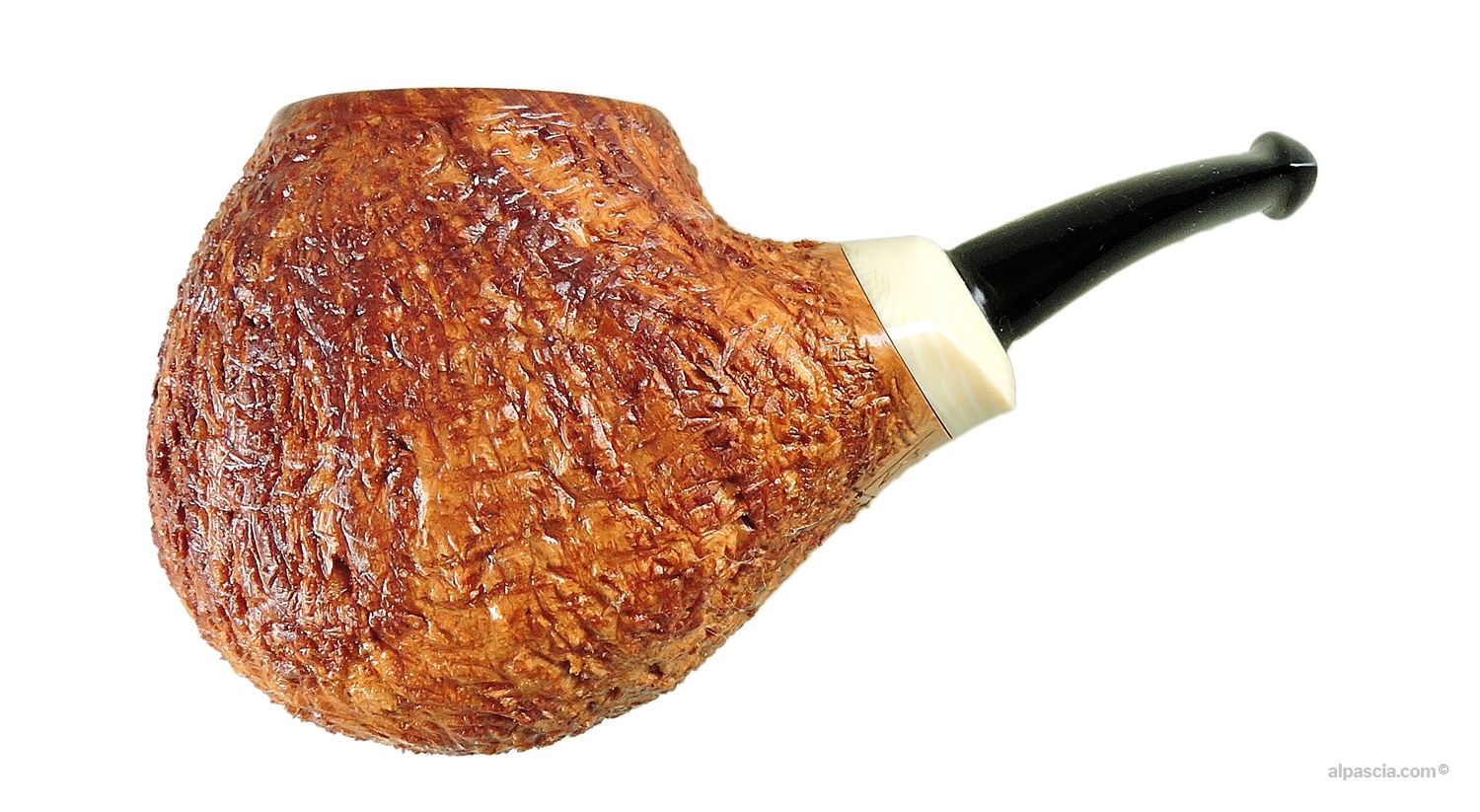 Pipa Ganci Isetta - Profilo curvo con la tipica e profonda rusticatura fitta e compatta