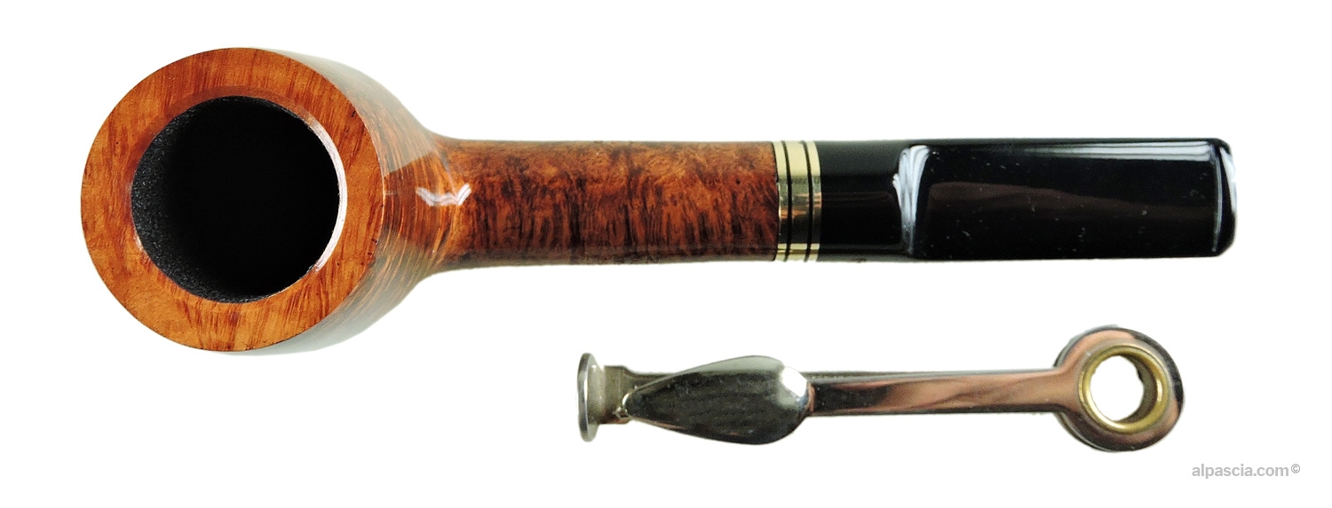 Big Ben Golden Root 108 Pipe - Top view looking down at the clear smooth rim and tobacco chamber