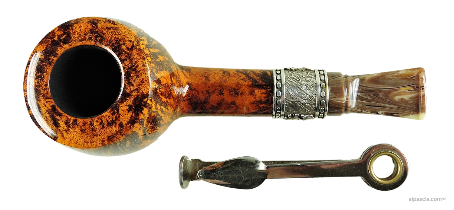 Peder Jeppesen Ida Pipe - Top view looking down at the polished smooth rim and clean tobacco chamber